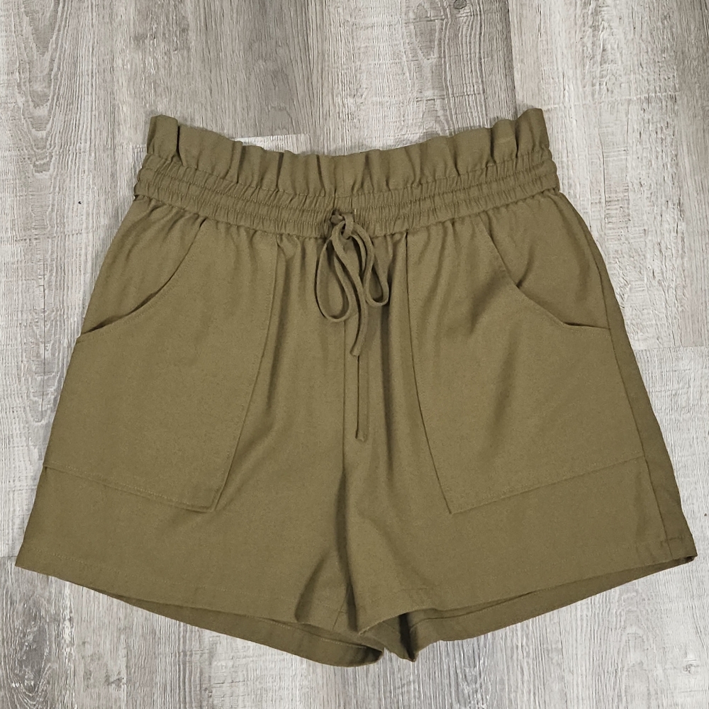 Worthington Olive Paperbag Shorts Size Medium